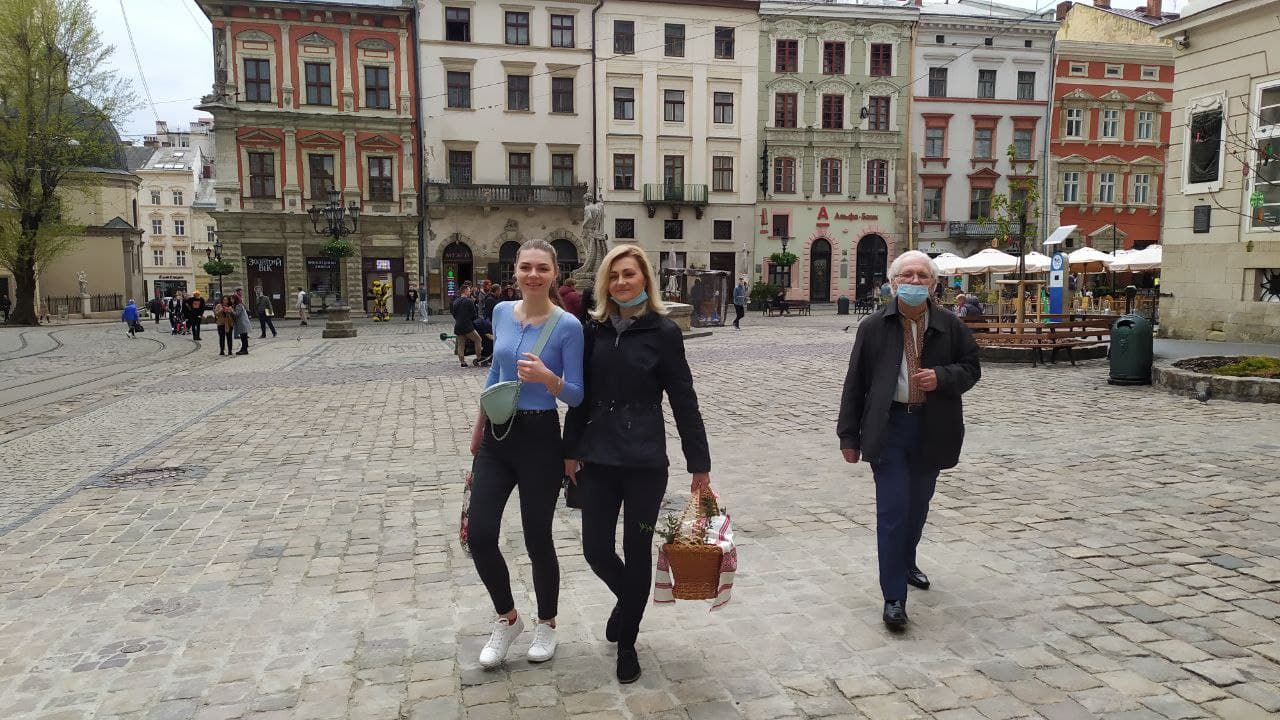У Львові розпочалося освячення великодніх кошиків. Фото: Depo.Львів.   