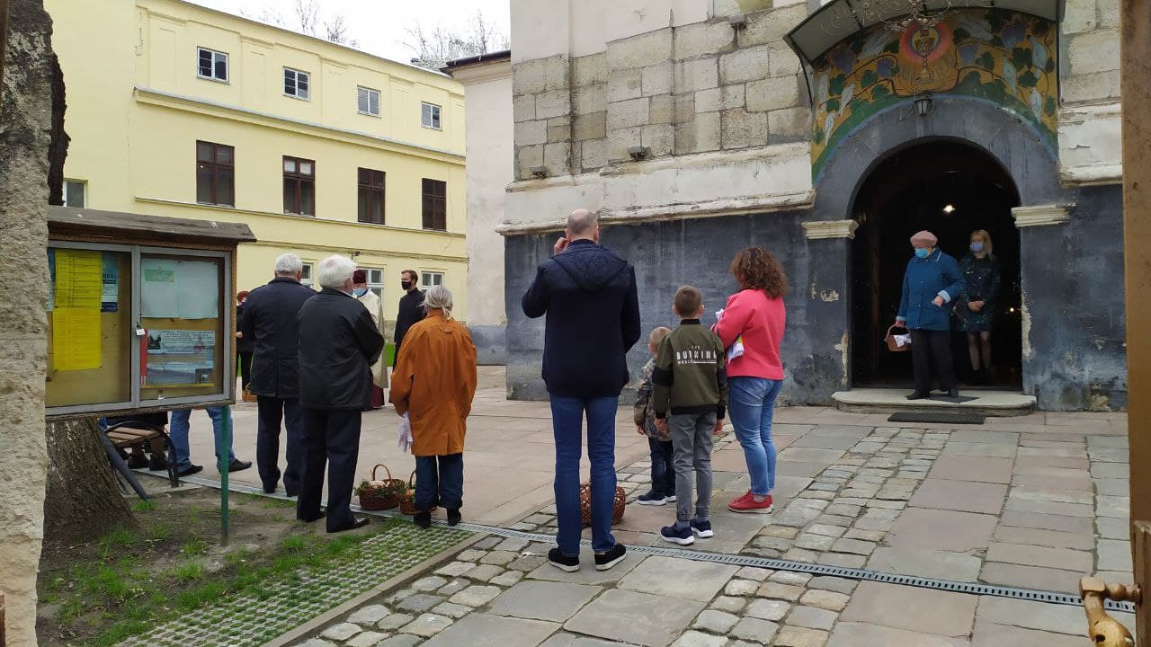 У Львові розпочалося освячення великодніх кошиків. Фото: Depo.Львів.   