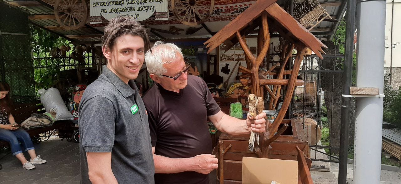 Працівники Цитрусу врятували сокола 