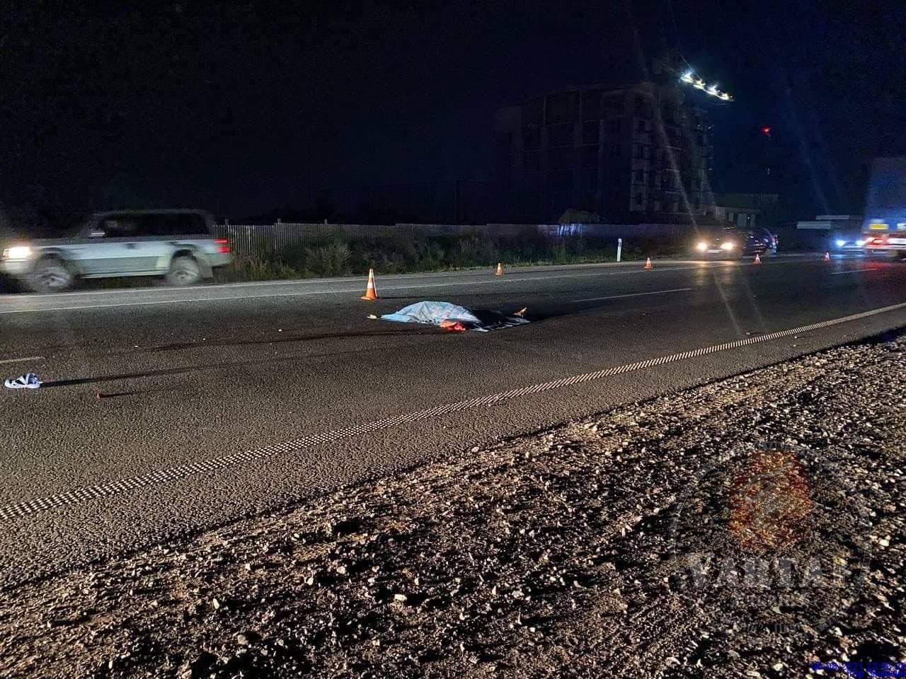 Раптово вийшов на дорогу: біля "Арени Львів" загинув чоловік. Фото: Варта 1.