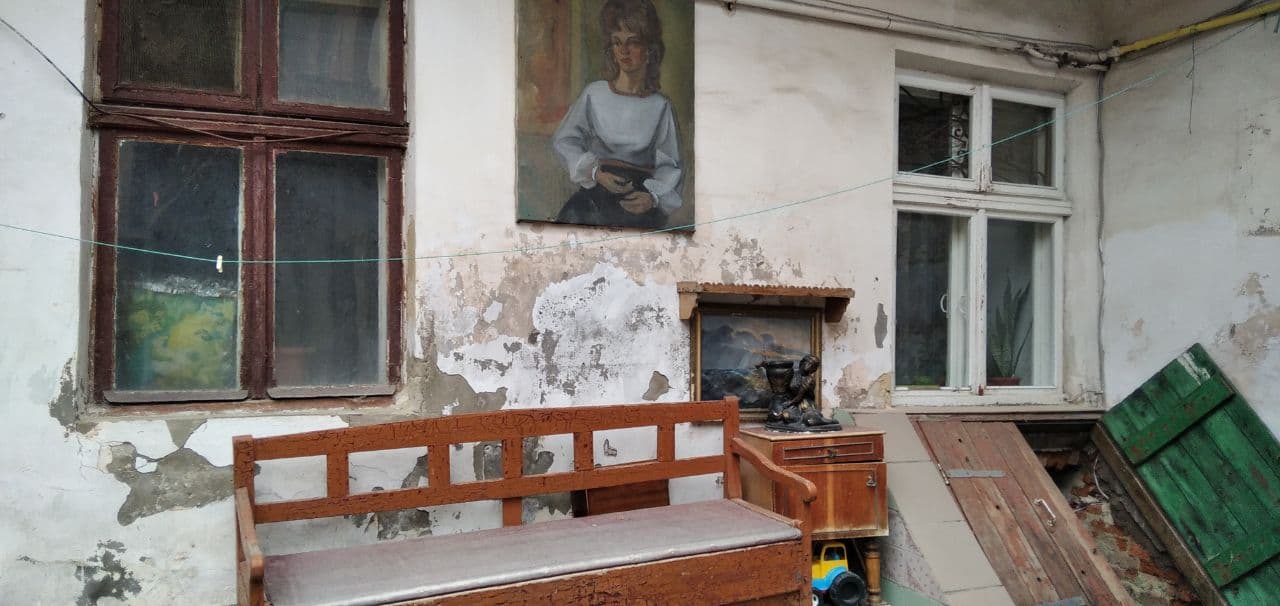 У Львові «декомунізували» популярний серед туристів радянський дворик. Фото: lviv.vgorode.ua