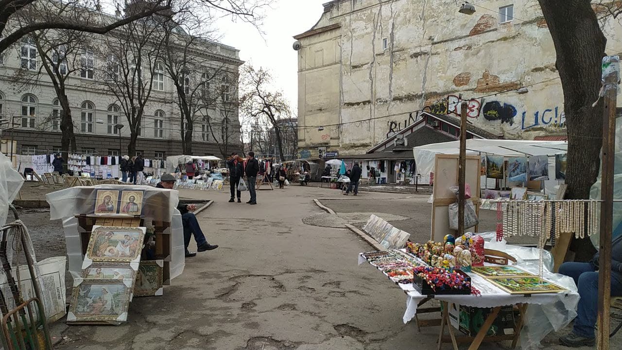 Який вигляд має колись популярний львівський ринок Вернісаж. || Фото: Юрій Богун