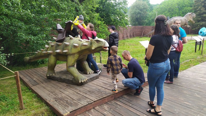 У Трускавці відкрили Парк "живих" динозаврів.