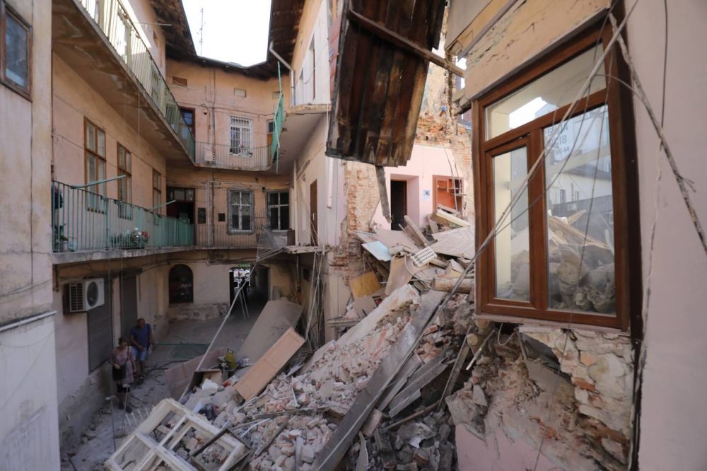 Названо ймовірну причину обвалу будинку в центрі Львова.