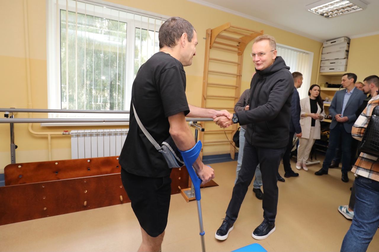 Перша комунальна протезна майстерня запрацювала у Львові.