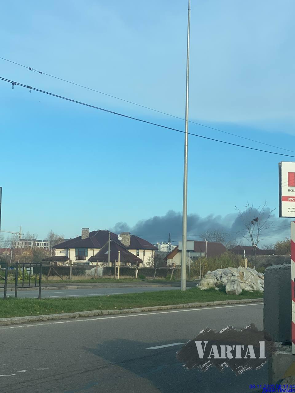 Над Львовом помітили чорний дим — що сталося.