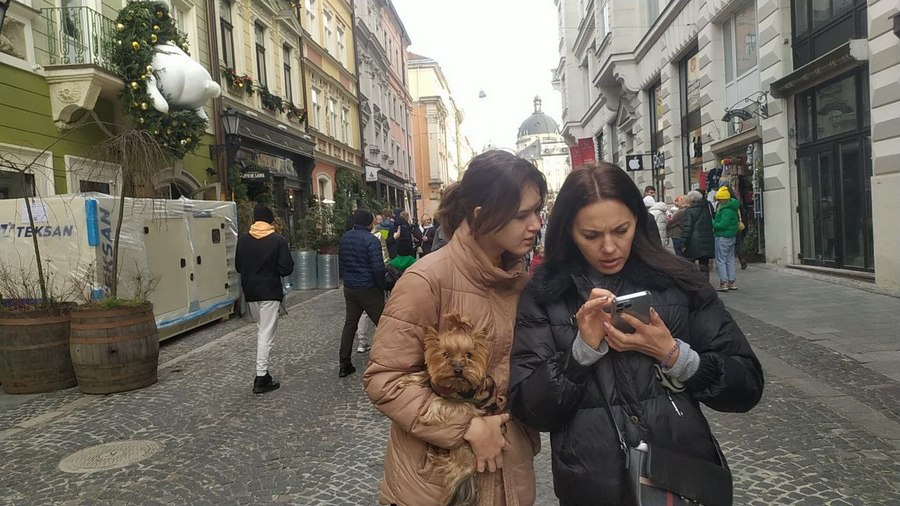 Як розважаються туристи у Львові на новорічні свята 2023.