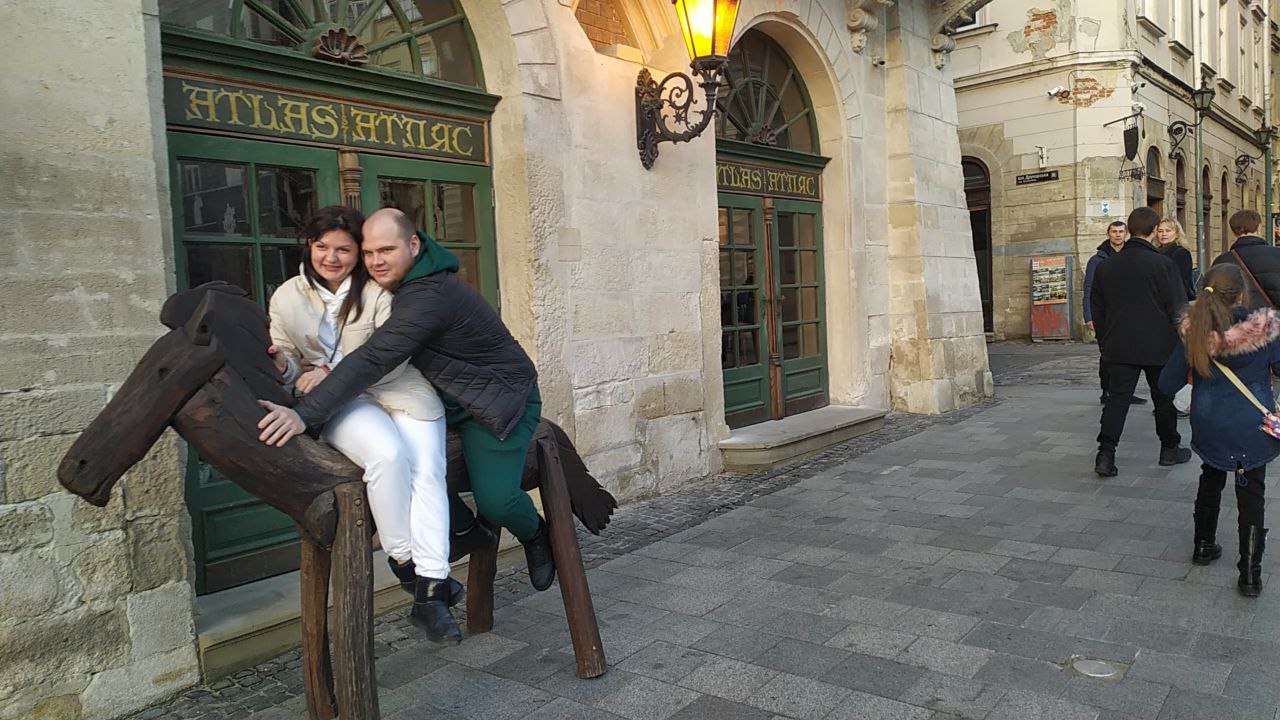 Як розважаються туристи у Львові на новорічні свята 2023.