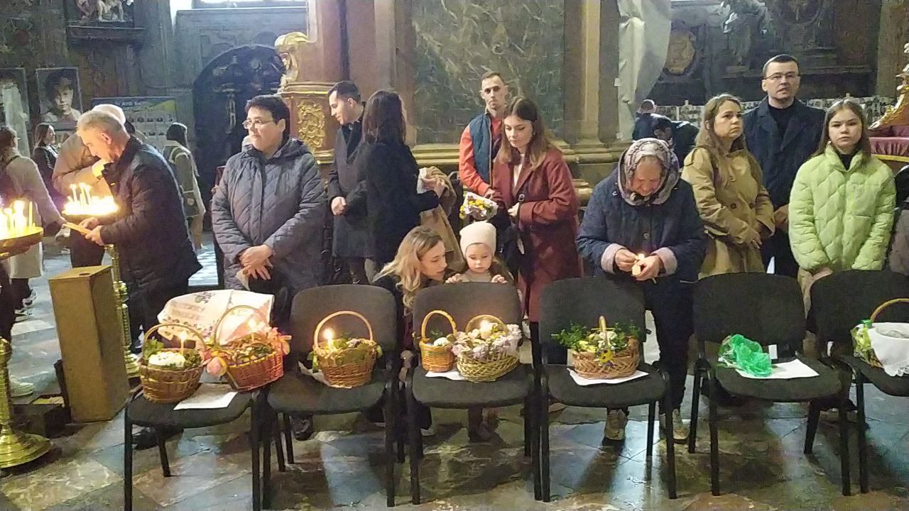 У Львові розпочалося освячення великодніх кошиків.