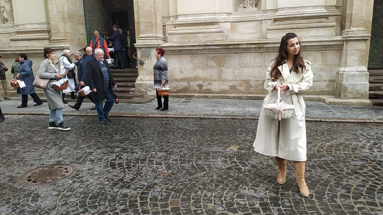 У Львові розпочалося освячення великодніх кошиків.