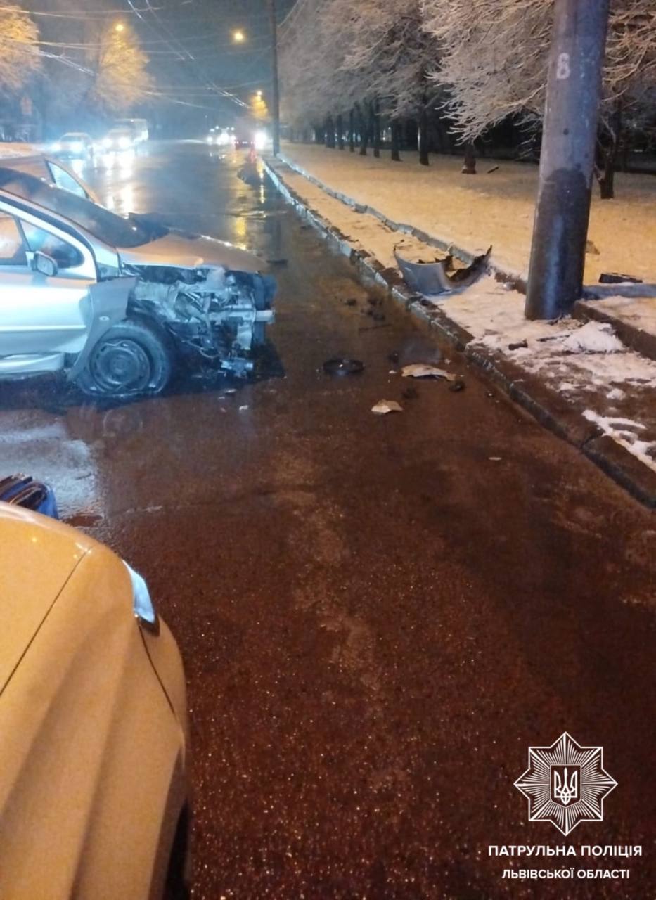 На Виговського у Львові – ДТП із постраждалими: як об'їхати.