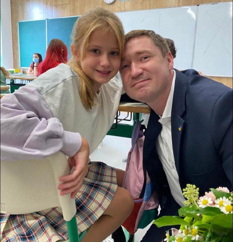 Голова Львівської обласної державної адміністрації Максим Козицький з донькою. Фото: Максим Козицький.