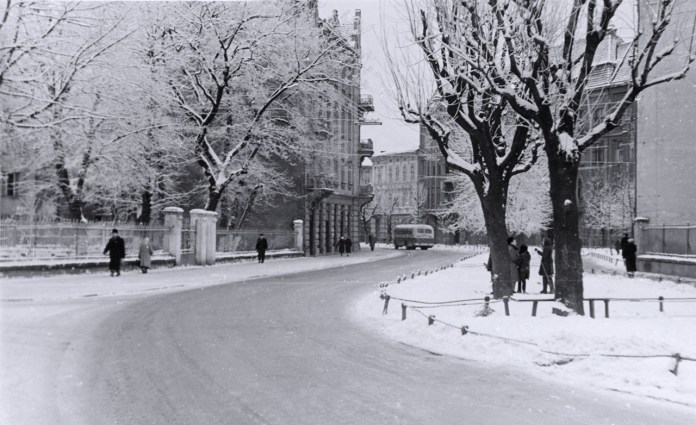 Зима у Львові. 1961 рік: опубліковано невідомі раніше фото Юліана Дороша. Фото: Фотографії старого Львова 