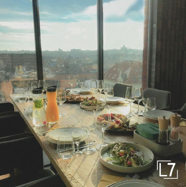 У Львові відкрили новий панорамний ресторан