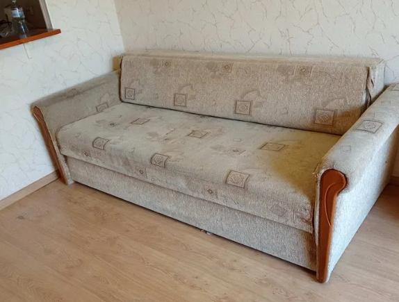 Де та які меблі можна взяти у Львові безкоштовно.