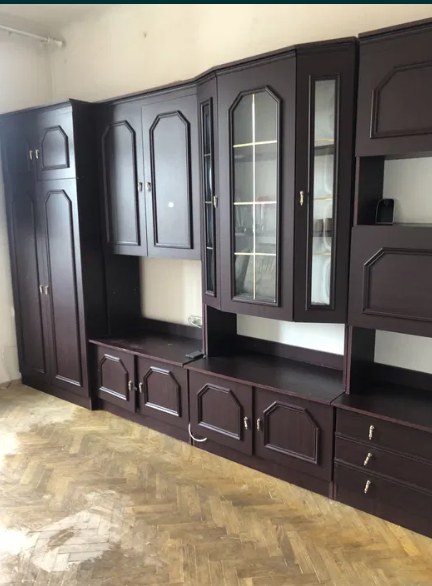 У кам'яниці в історичному центрі Львова здають квартиру за 5 тисяч гривень.