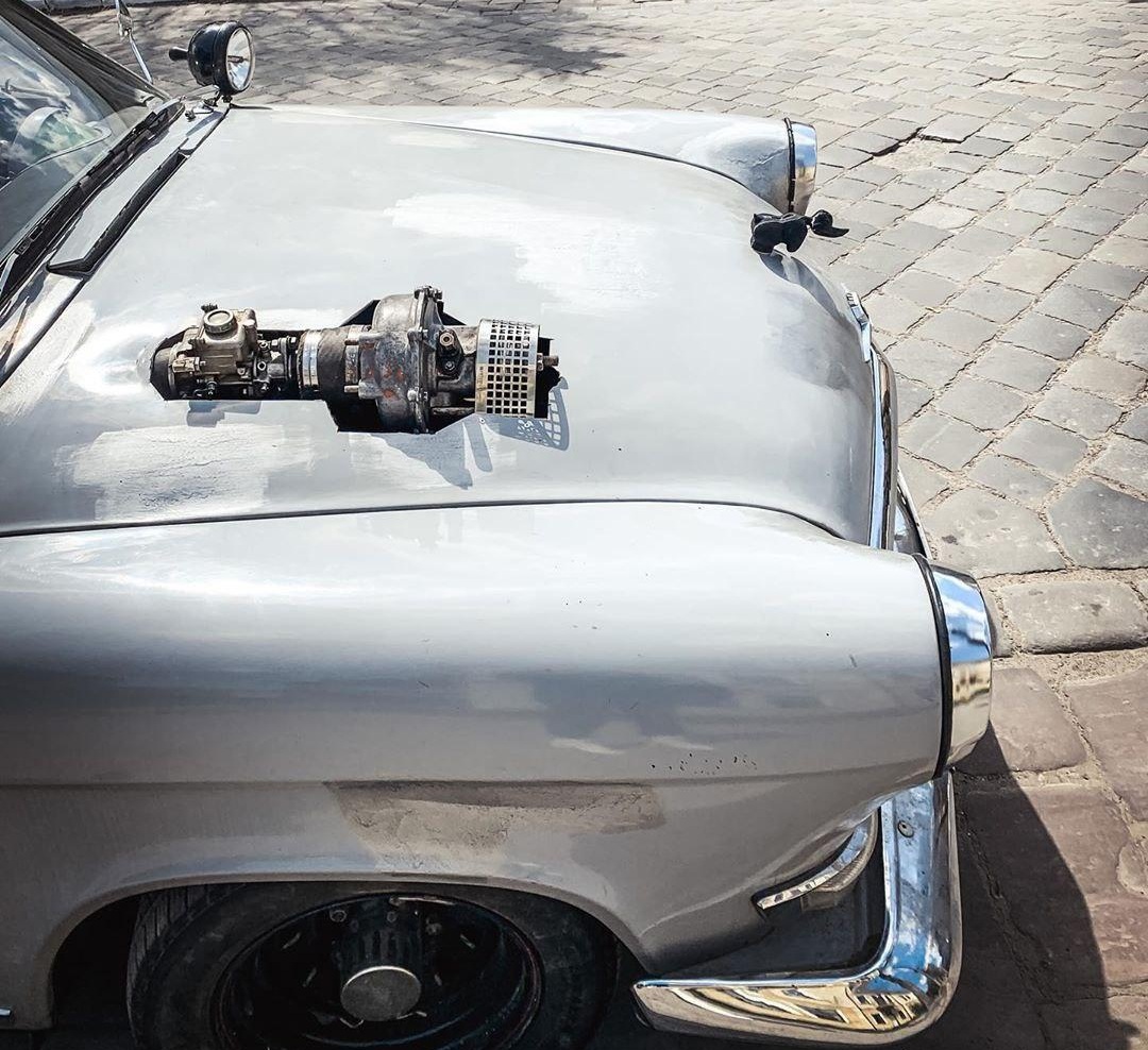 Олень? Ні! Краще &ndash; качка! У Дрогобичі помітили незвичайну &laquo;Волгу&raquo;.