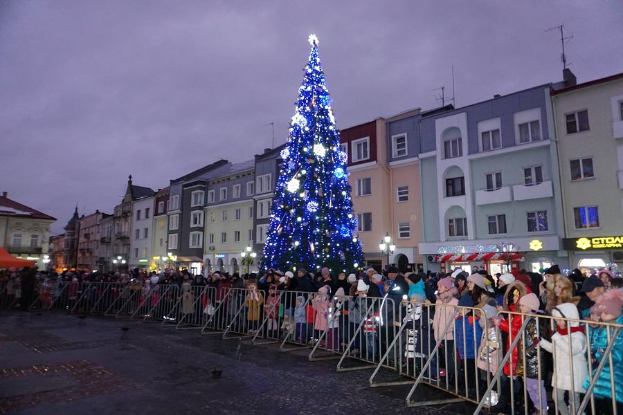 Головна новорічна ялинка Дрогобича 2021-2022