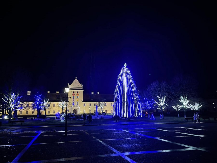 Головна новорічна ялинка Жовкви 2021-2022