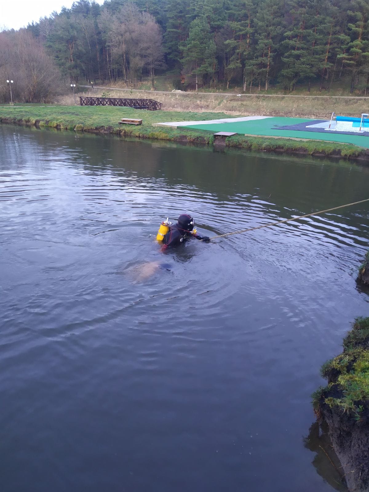 В озері відпочинкового комплексу в Раковці втопився 23-річний хлопець.