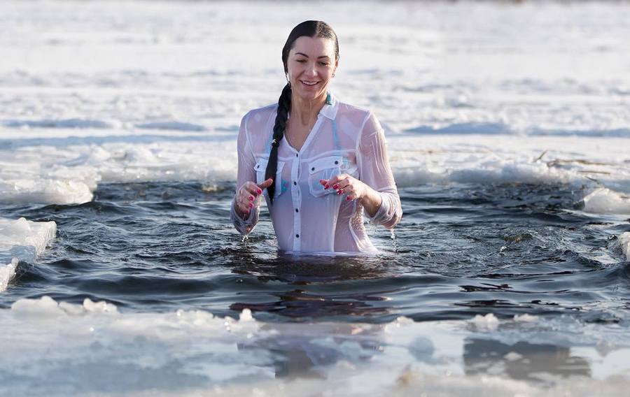 Купання у басейні аквакомплексу Rumbambar.