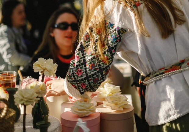 Lito. Sunday BazaarR.