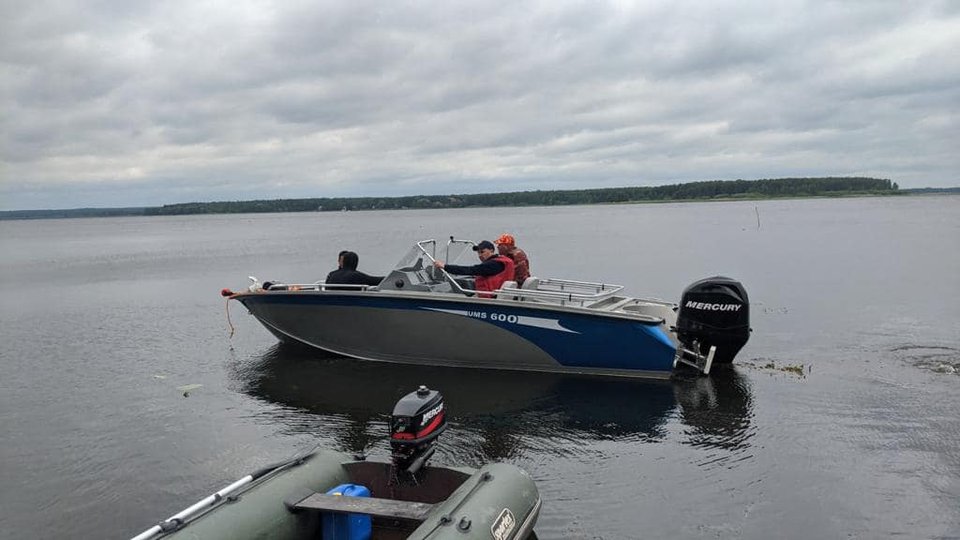 Мешканець Львівщини втопився під час риболовлі на Хрінницькому водосховищі. || Фото: facebook.com/dsns.rivne. 