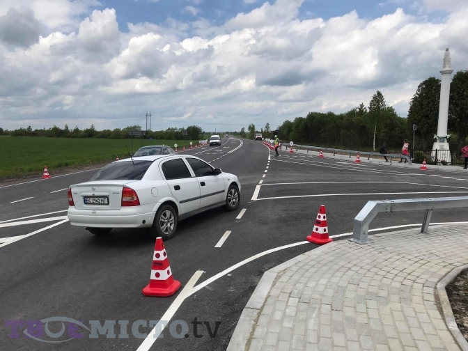 Ремонт десятиліття: трасу Львів–Пустомити–Меденичі нарешті відкрили. Фото: Тарас Бабенчук. 