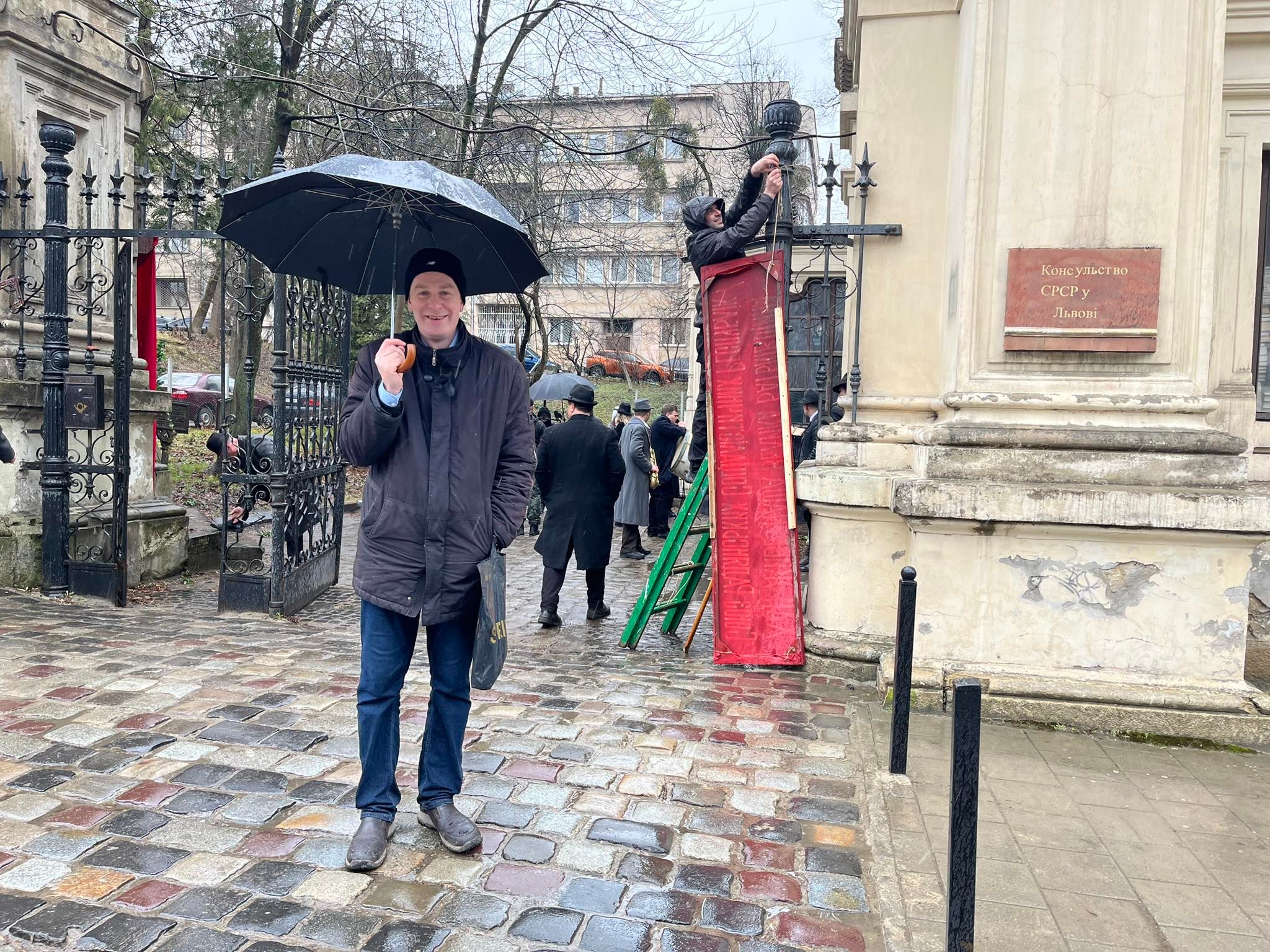 У Львові викликали поліцію через комуністичну символіку на знімальному майданчику.