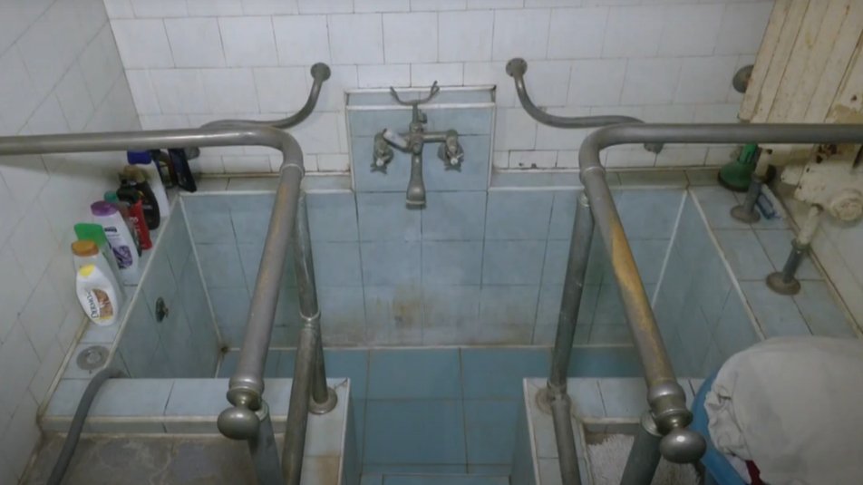 Львів'янка зберегла автентичний інтер'єр своєї квартири 30-х років. Фото: Суспільне