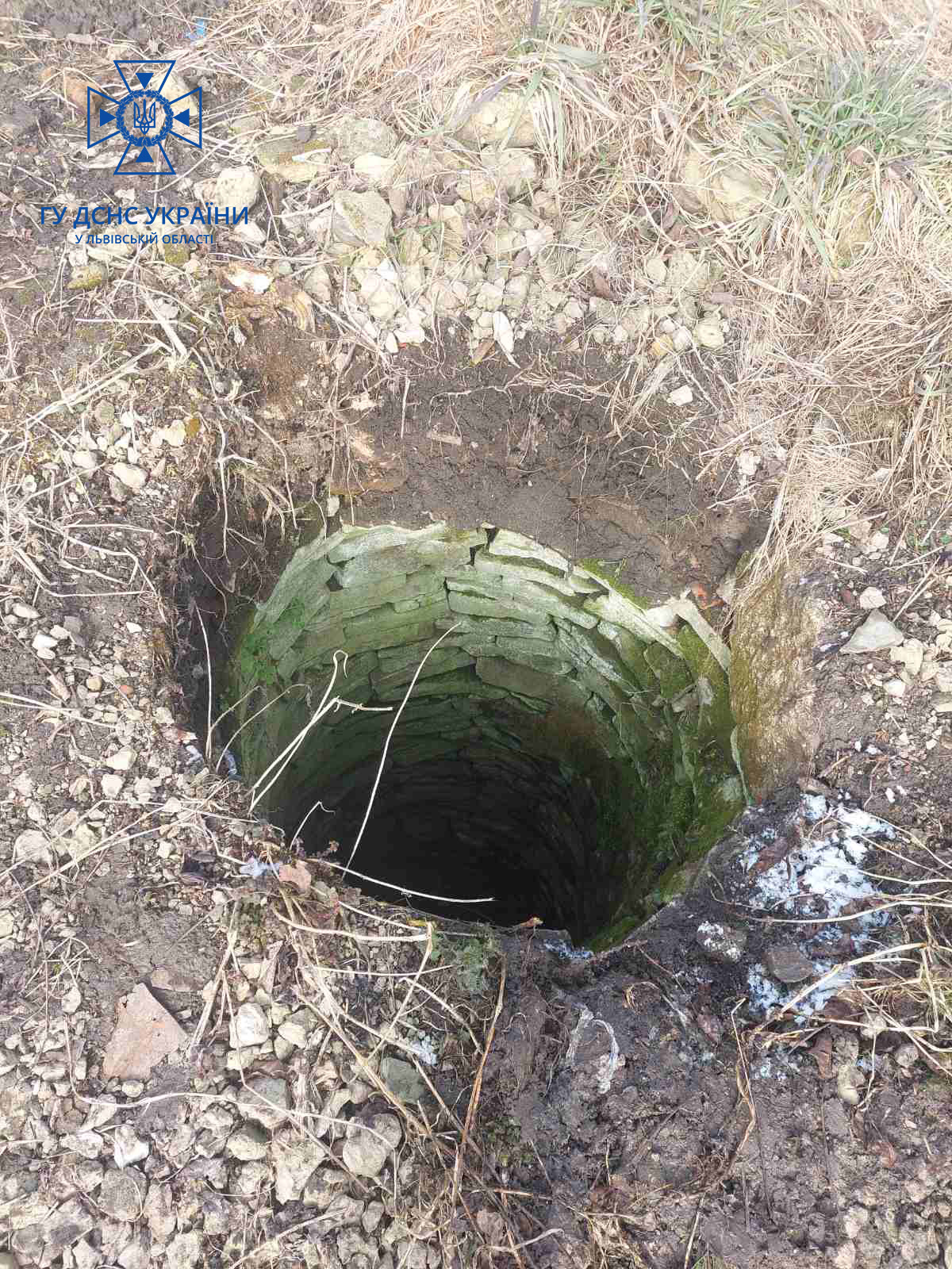 У селі на Львівщині чоловік втопився у колодязі.