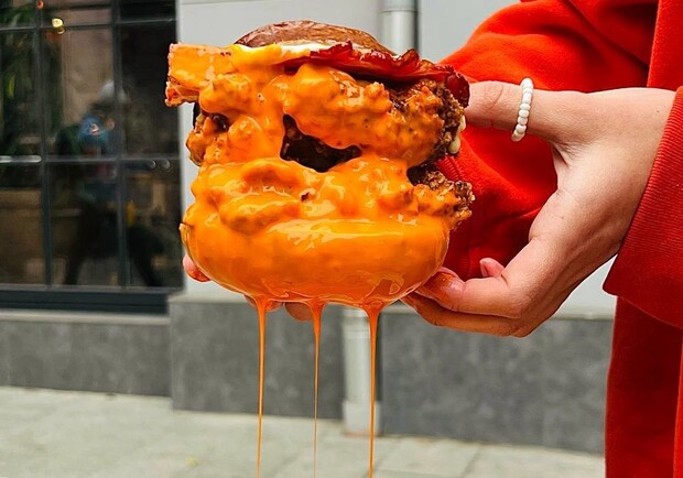 Epic Chicken Cafe У Львові.