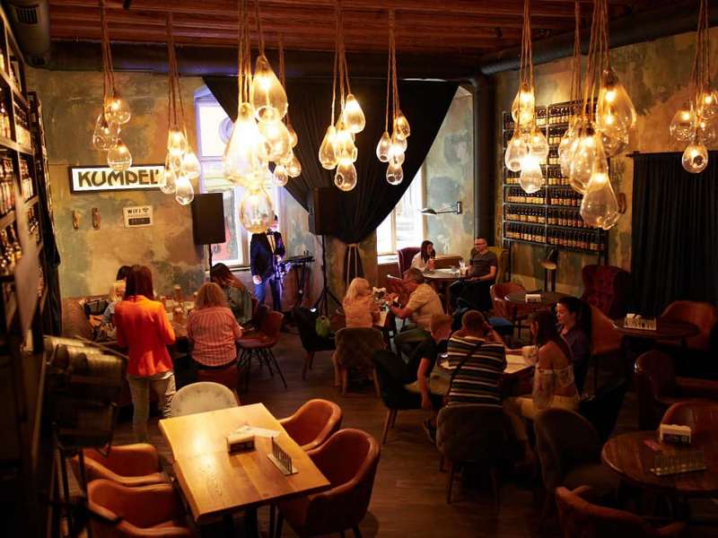 У липні 2022 на площі Ринок у Львові відкрилася нова пивна ресторація.