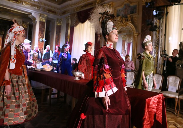 Розмова птахів. Вистава-дефіле.