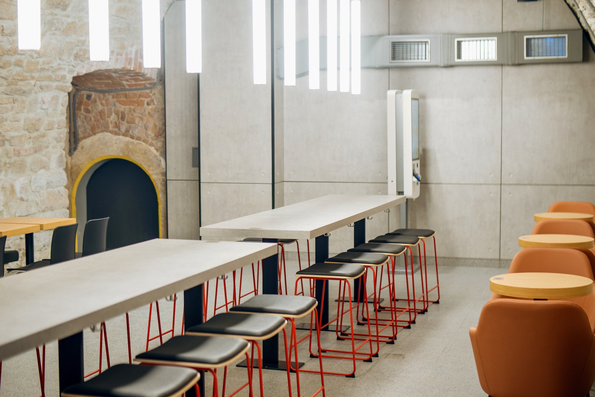 На площі Ринок у Львові відкрили McDonaldʼs.