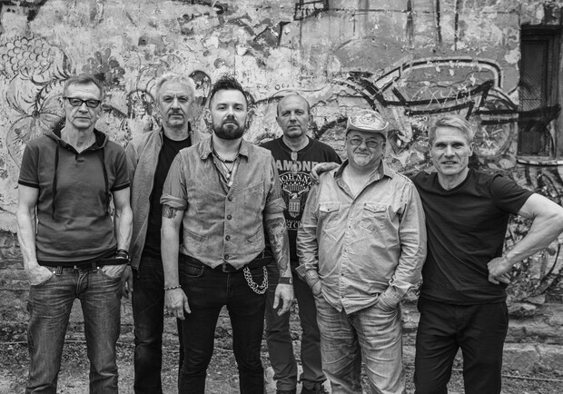 Мертвий півень. 35 років.