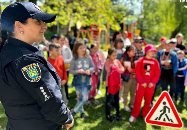 День захисту дітей у Victoria Gardens.