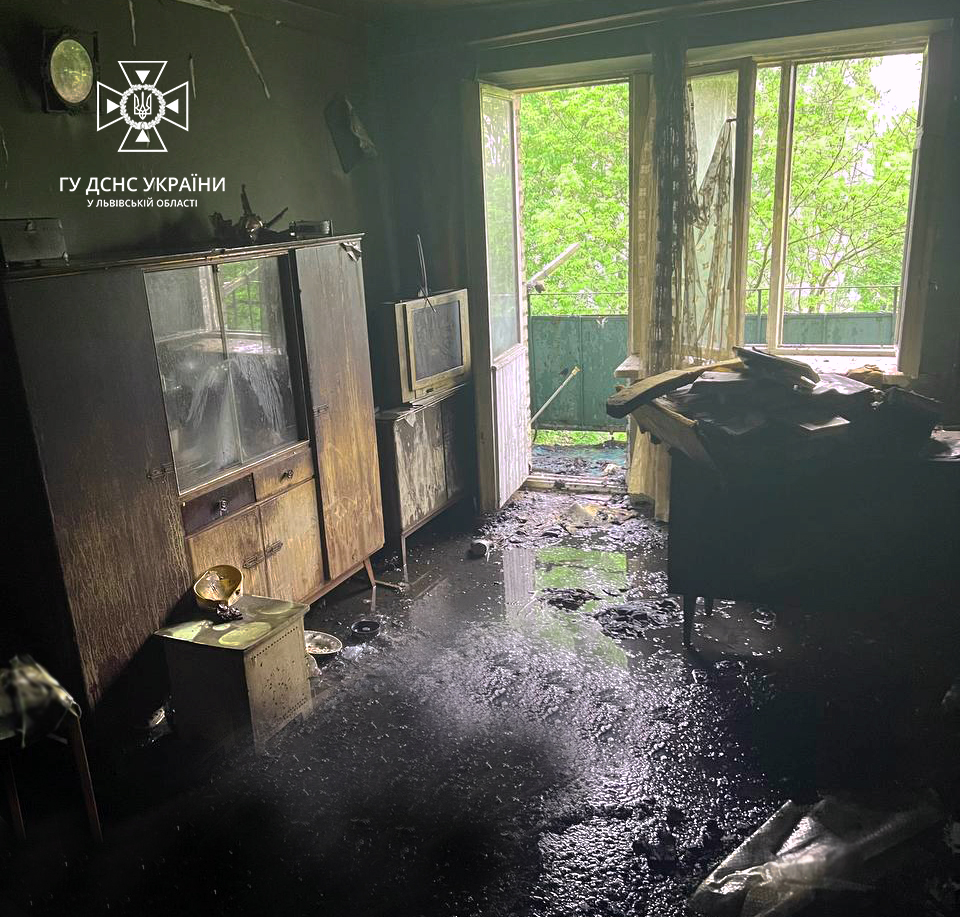Під час пожежі у львівській багатоповерхівці загинула жінка.