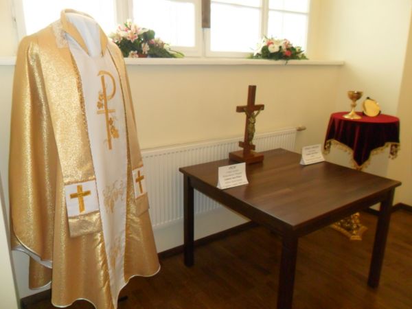 Львовом мандрувати музей на колесах із особистими речами святого Івана Павла ІІ. Фото: Львівська міська рада