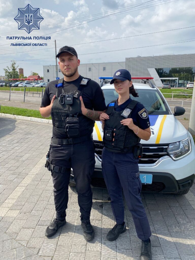 У Львові молода жінка хотіла привселюдно зарізати себе.