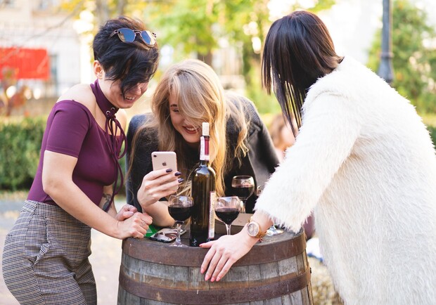 Свято сиру та вина.