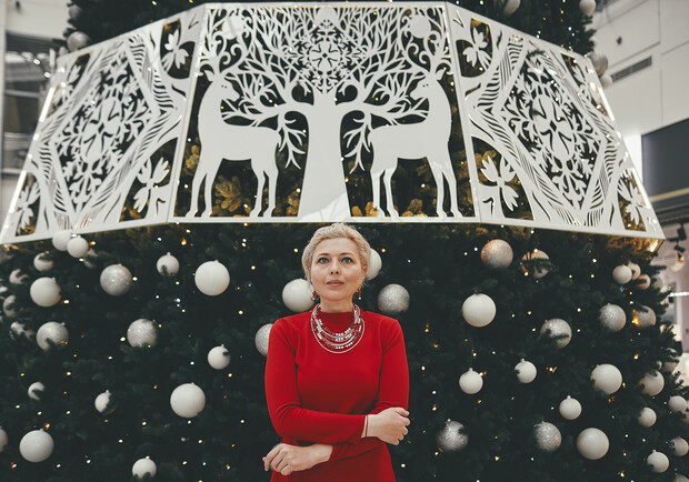 Виставка гігантських різдвяних витинанок Дарії Альошкіної.