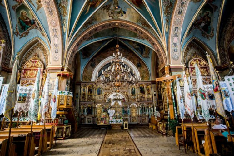 Нафтуся, гори, водоспад і нафтові качалки: Як небанально провести один день в Бориславі