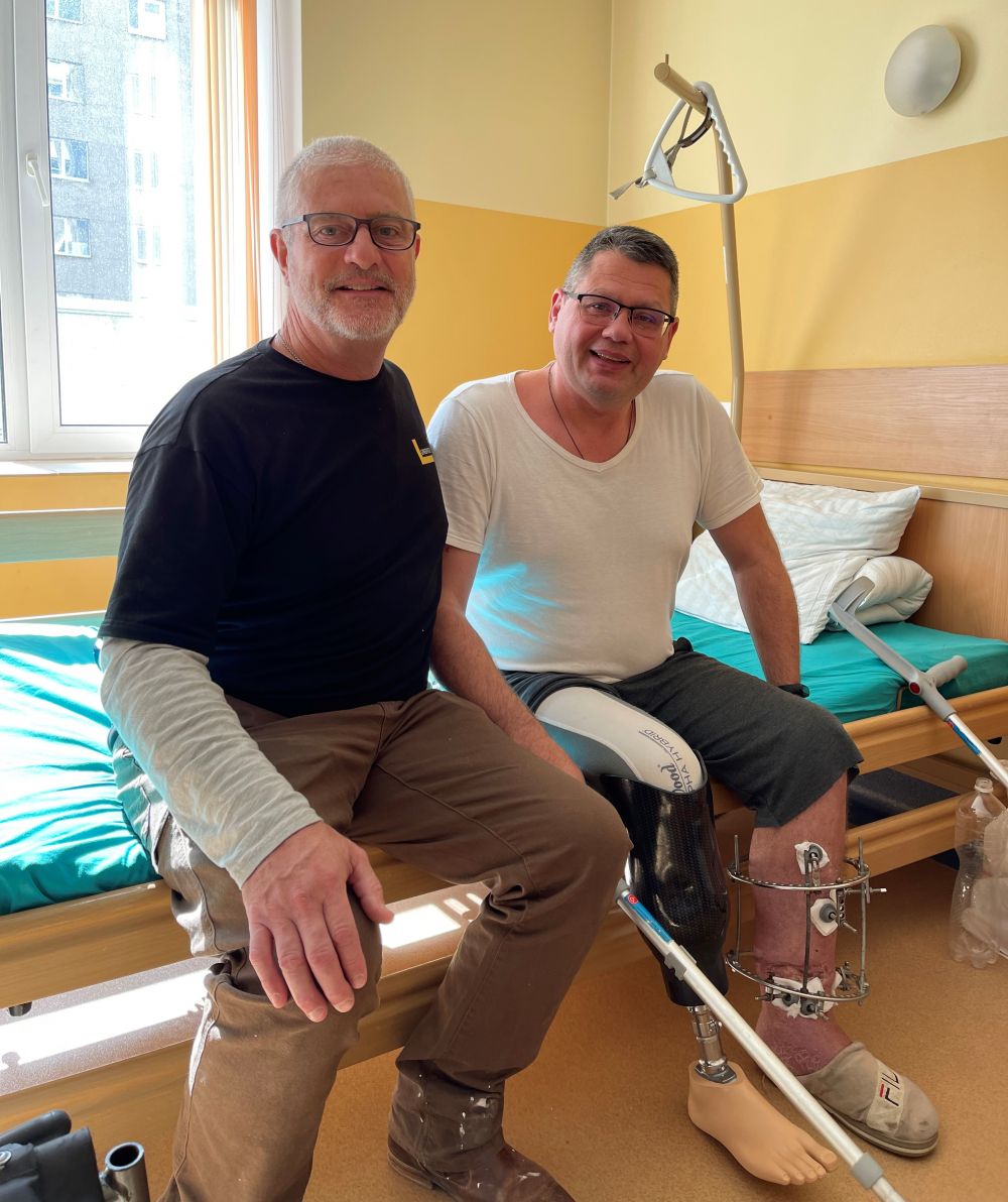 У львівській лікарні виготовили і встановили протез за чотири години