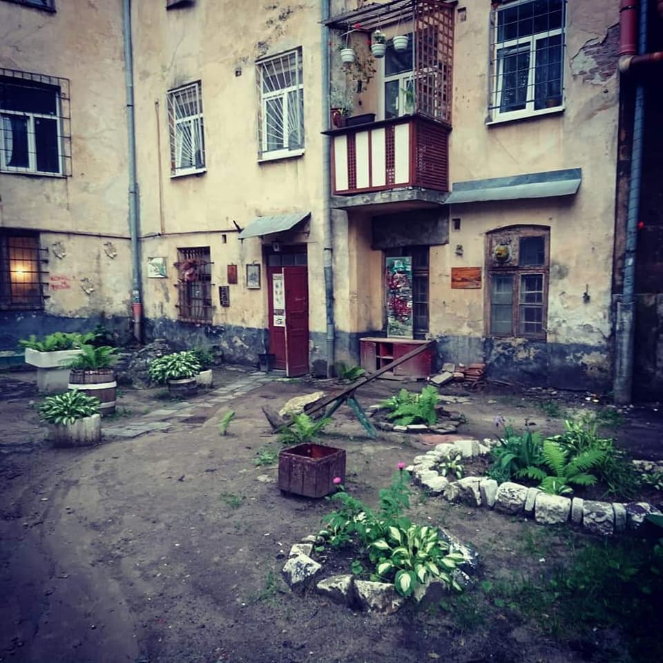 Дворик покинутих іграшок тепер виглядає так. Фото: Віктор Міщенко