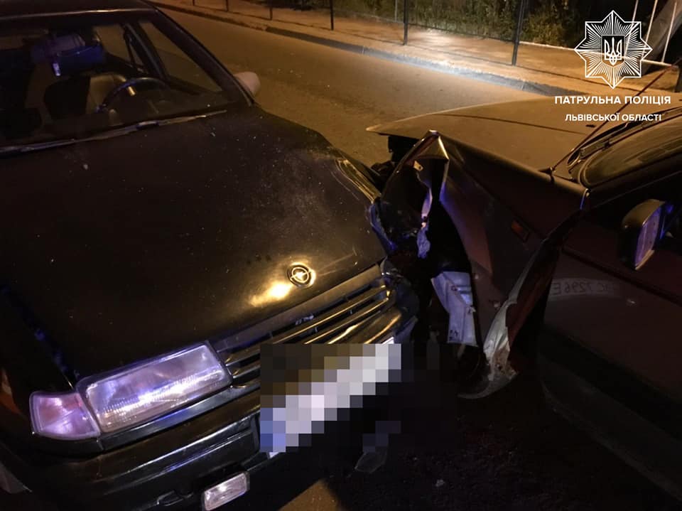 Двоє п'яних львів'ян спричинили по ДТП. Фото поліції