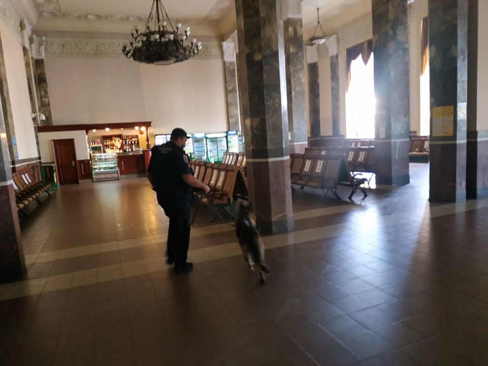 Лікарні, вокзали і храми Львова погрожували підірвати. Фото: Варта1