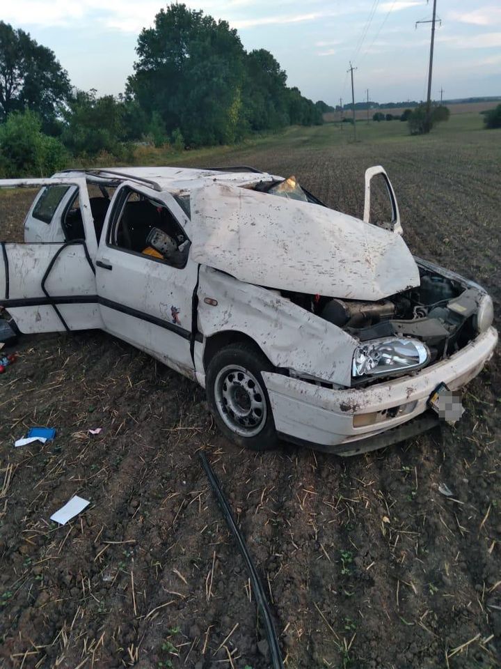 Сім&rsquo;я львів&rsquo;ян потрапила у ДТП в Сокальському районі. Фото поліції
