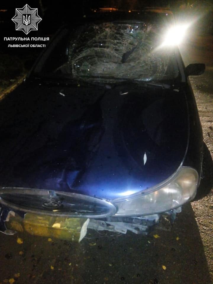 У Львові на Городоцькій автомобіль збив 25-річного львів'янина. Фото поліції