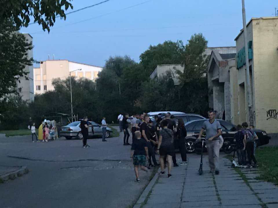 В закинутій будівлі на Богдана Хмельницького знайшли труп. Фото: Варта1